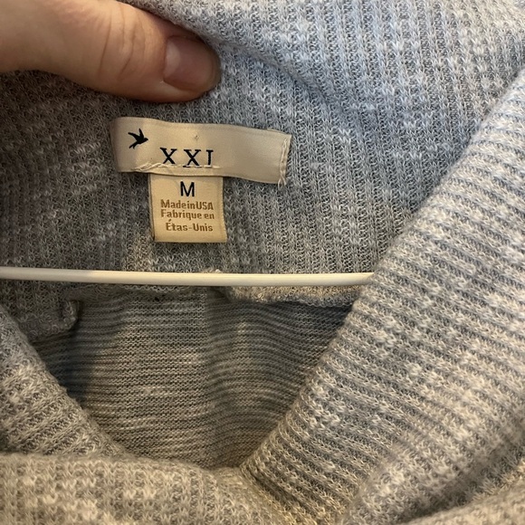 Long sleeve lightweight cowl neck sweater grey casual Y2K women’s medium - Picture 2 of 7